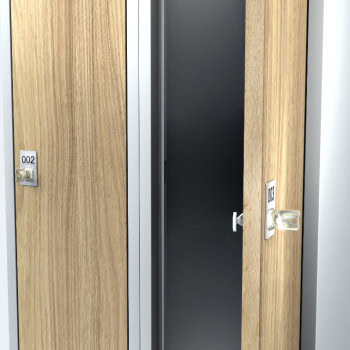 Stahlspind mit holztueren mittlerer teil